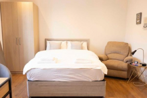 Cosy studio flat in Putney, London